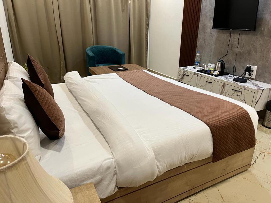 Hotel Eco Park Rewa Εξωτερικό φωτογραφία